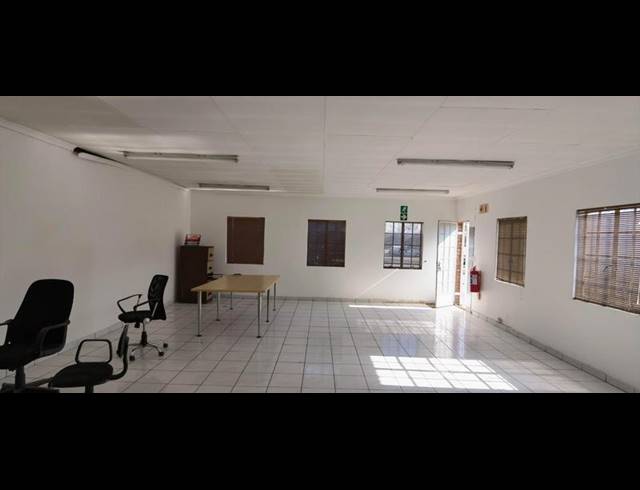 INDUSTRIAL PROPERTY TO RENT IN SILVERTONDALE